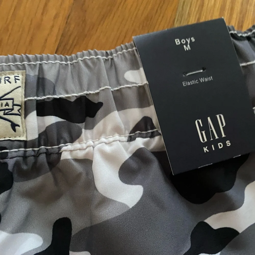Gap kids swim trunks medium nwt - Picture 5 of 6